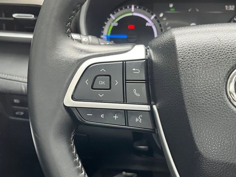 Used 2024 Toyota Highlander XLE image 23