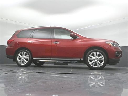 Used 2018 Nissan Pathfinder SL w/ SL Premium Package image 42