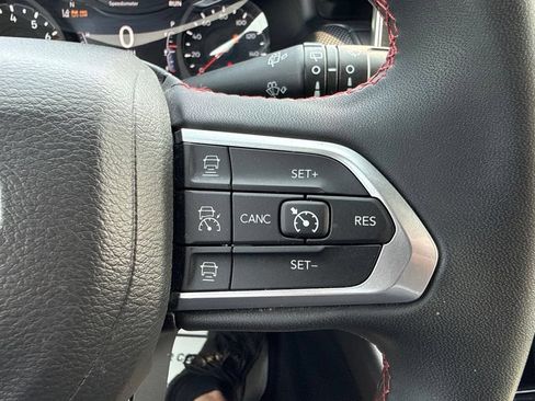 Used 2023 Jeep Compass Trailhawk AWD/4WD image 18