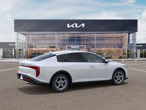 Certified 2025 Kia K4 FWD image 7