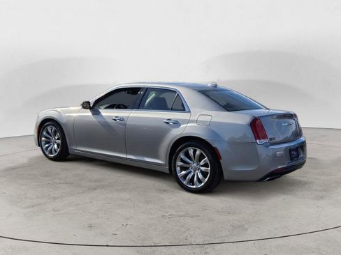 Used 2018 Chrysler 300 Limited w/ Safetytec Plus Group image 5