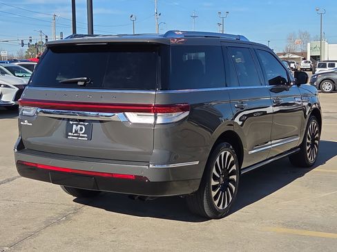 Used 2023 Lincoln Navigator Black Label image 5