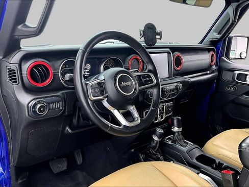 Used 2018 Jeep Wrangler Unlimited Sahara AWD/4WD image 14