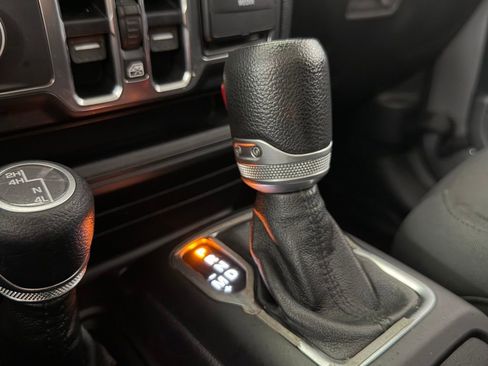 Used 2021 Jeep Wrangler Unlimited Sport AWD/4WD image 27