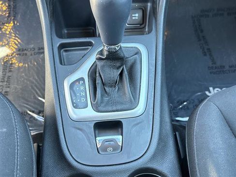 Used 2014 Jeep Cherokee Latitude w/ Comfort/Convenience Group image 24