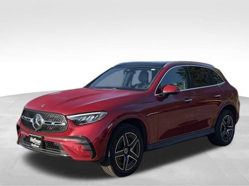 Used 2025 Mercedes-Benz GLC 300 4MATIC image 3