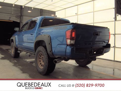 Used 2017 Toyota Tacoma TRD Off-Road image 8