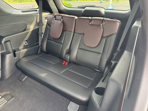 Used 2023 Ford Explorer Platinum w/ Technology Package image 44