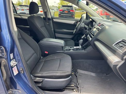 Used 2019 Subaru Outback 2.5i AWD/4WD image 15