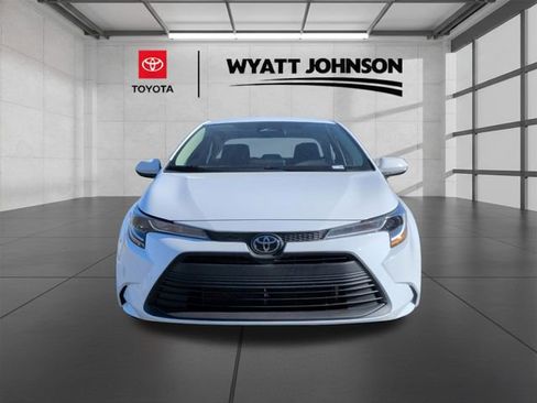 Certified 2025 Toyota Corolla LE image 8