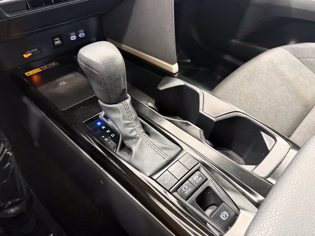 Used 2025 Toyota Camry LE FWD image 38