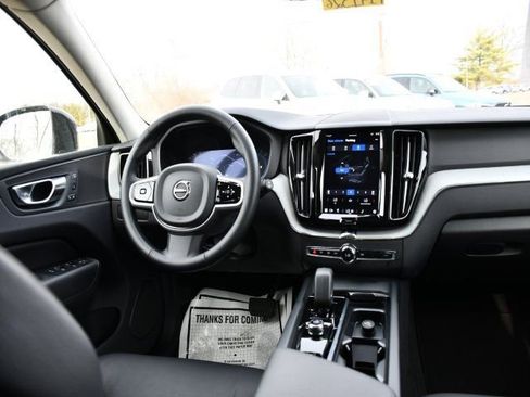 Certified 2025 Volvo XC60 B5 Plus image 18