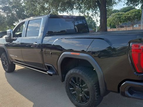 Used 2021 GMC Sierra 2500 Denali w/ Denali Black Diamond Edition AWD/4WD image 4