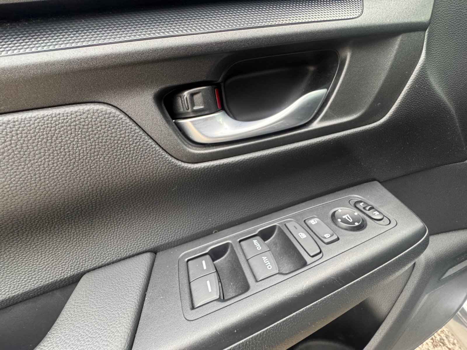 Used 2023 Honda CR-V EX image 17