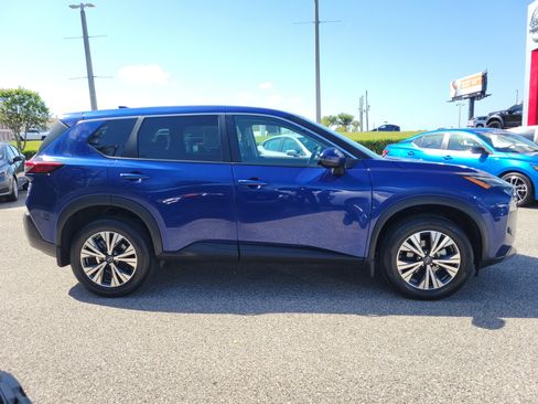 Certified 2022 Nissan Rogue SV FWD image 9