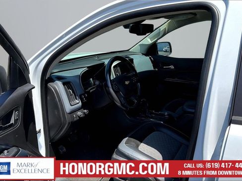 Used 2018 Chevrolet Colorado Z71 AWD/4WD image 16