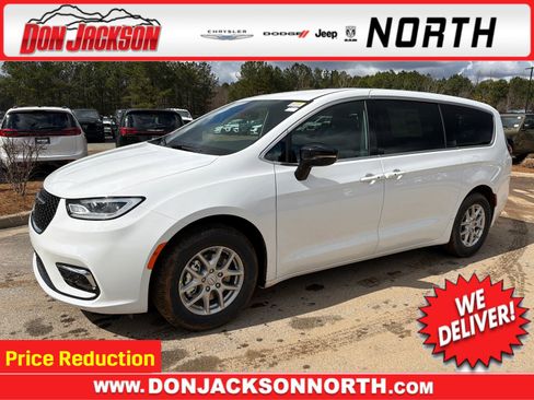 New 2026 Chrysler Pacifica Select image 1
