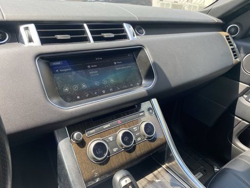 Used 2017 Land Rover Range Rover Sport SE AWD/4WD image 8