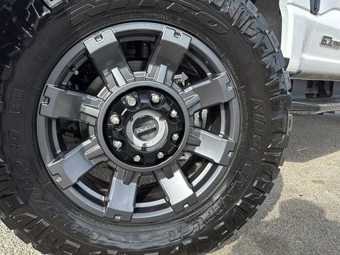 Used 2023 Ford F250 Lariat w/ Lariat Ultimate Package image 9