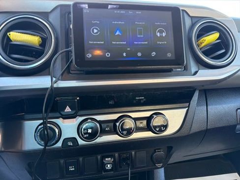 Used 2018 Toyota Tacoma SR5 image 18