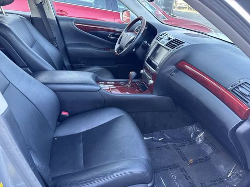 Used 2010 Lexus LS 460 RWD image 18
