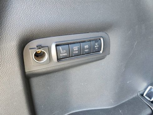 Used 2013 Ford Explorer Limited image 29