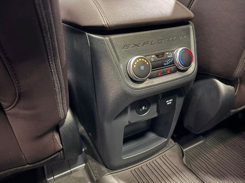 Certified 2025 Ford Explorer Platinum AWD/4WD image 28