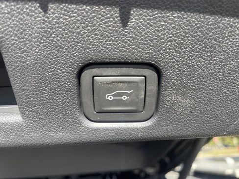 Used 2025 Buick Enclave Sport Touring image 42