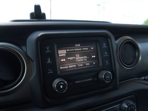 Used 2021 Jeep Gladiator Sport AWD/4WD image 16