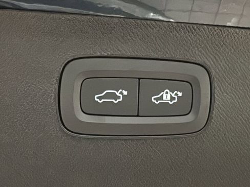 New 2026 Volvo XC90 T8 Plus w/ Protection Package Premier image 31