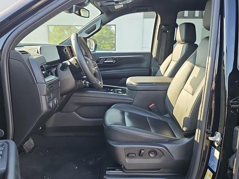 Used 2025 Chevrolet Tahoe Z71 AWD/4WD image 6