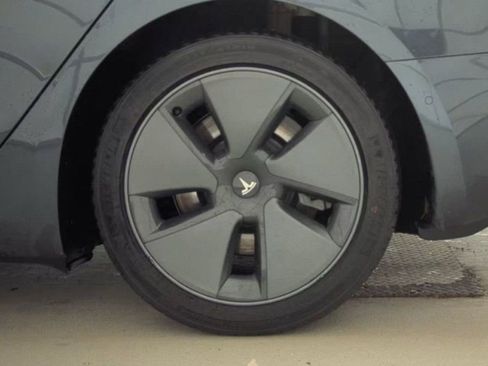 Used 2021 Tesla Model 3 Standard Range Plus image 21