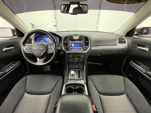 Used 2019 Chrysler 300 Touring w/ Sport Appearance Package RWD image 3
