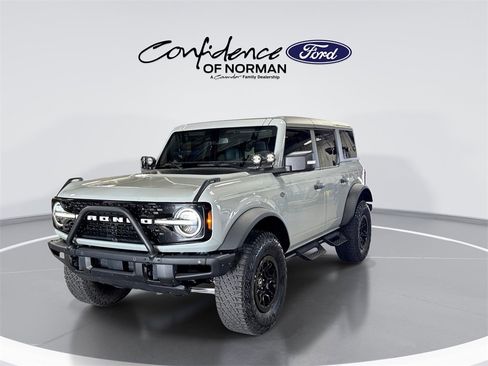 Used 2024 Ford Bronco Wildtrak image 3