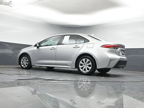 Used 2024 Toyota Corolla LE image 27