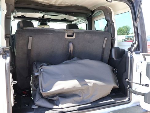 Used 2024 Jeep Wrangler Sport AWD/4WD image 14