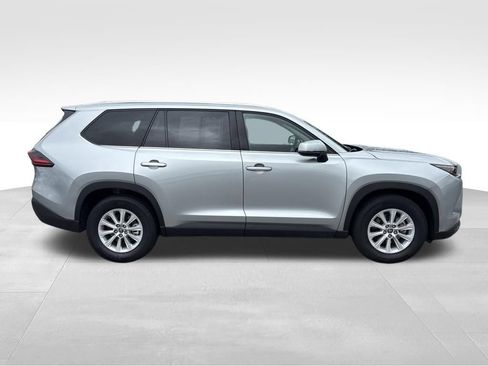 Used 2025 Toyota Grand Highlander FWD image 6
