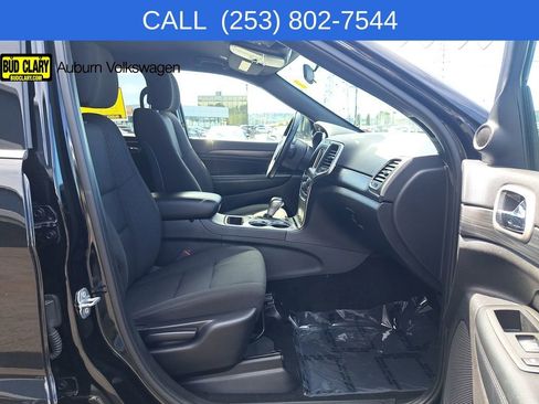 Used 2020 Jeep Grand Cherokee Laredo AWD/4WD image 18