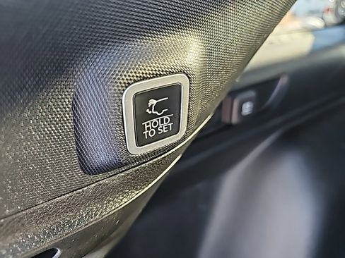 Certified 2024 Jeep Grand Cherokee Limited w/ Black Appearance Package image 21