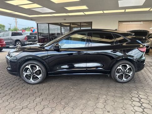 Used 2023 Ford Escape ST-Line Elite w/ Premium Technology Package AWD/4WD image 9