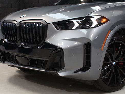 Used 2025 BMW X5 sDrive40i w/ M Sport Package RWD image 5