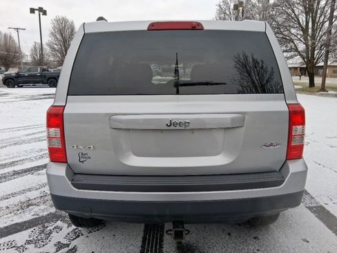 Used 2015 Jeep Patriot Sport image 4
