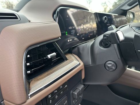 New 2026 Chevrolet Tahoe High Country image 24