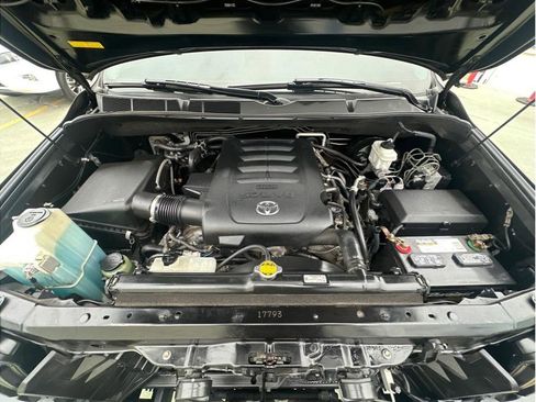 Used 2011 Toyota Sequoia Limited image 34