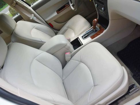 Used 2005 Buick LaCrosse CXL FWD image 36