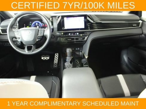Used 2025 Toyota Camry SE FWD image 13