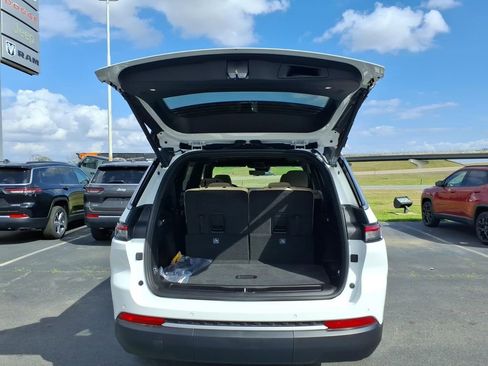 New 2026 Jeep Grand Cherokee L Limited w/ Luxury Tech Group II image 6