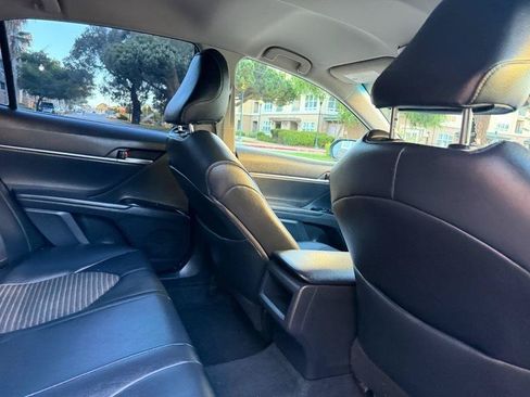 Used 2018 Toyota Camry SE FWD image 69