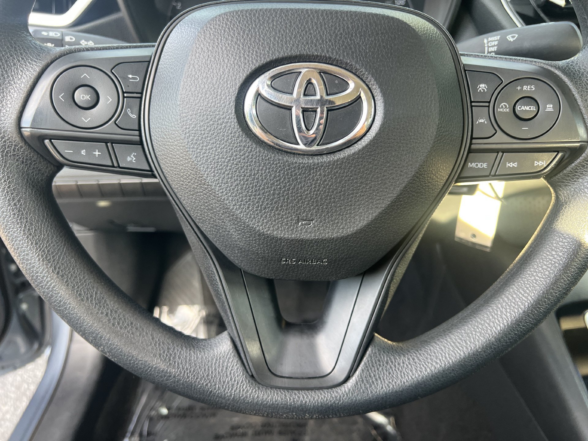Used 2024 Toyota Corolla LE FWD image 8