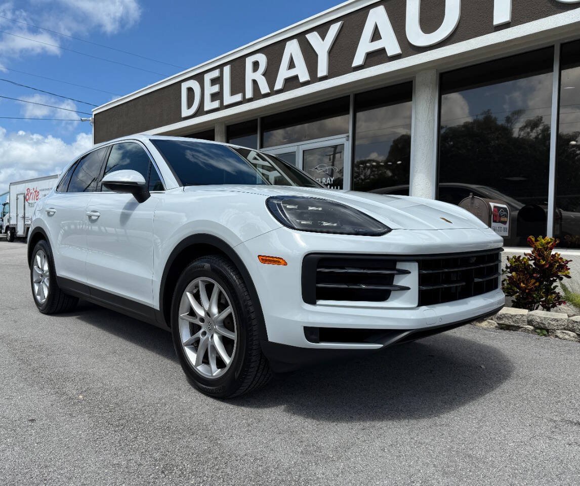 Used 2024 Porsche Cayenne AWD/4WD image 1